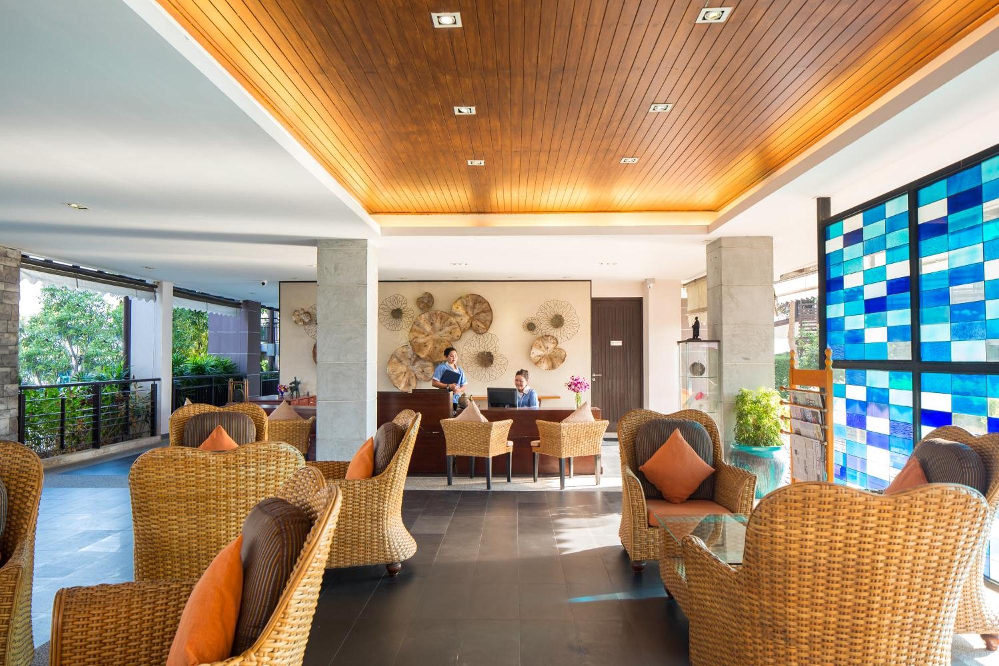I Tara Resort & Spa Хаад Чао Самран Екстериор снимка